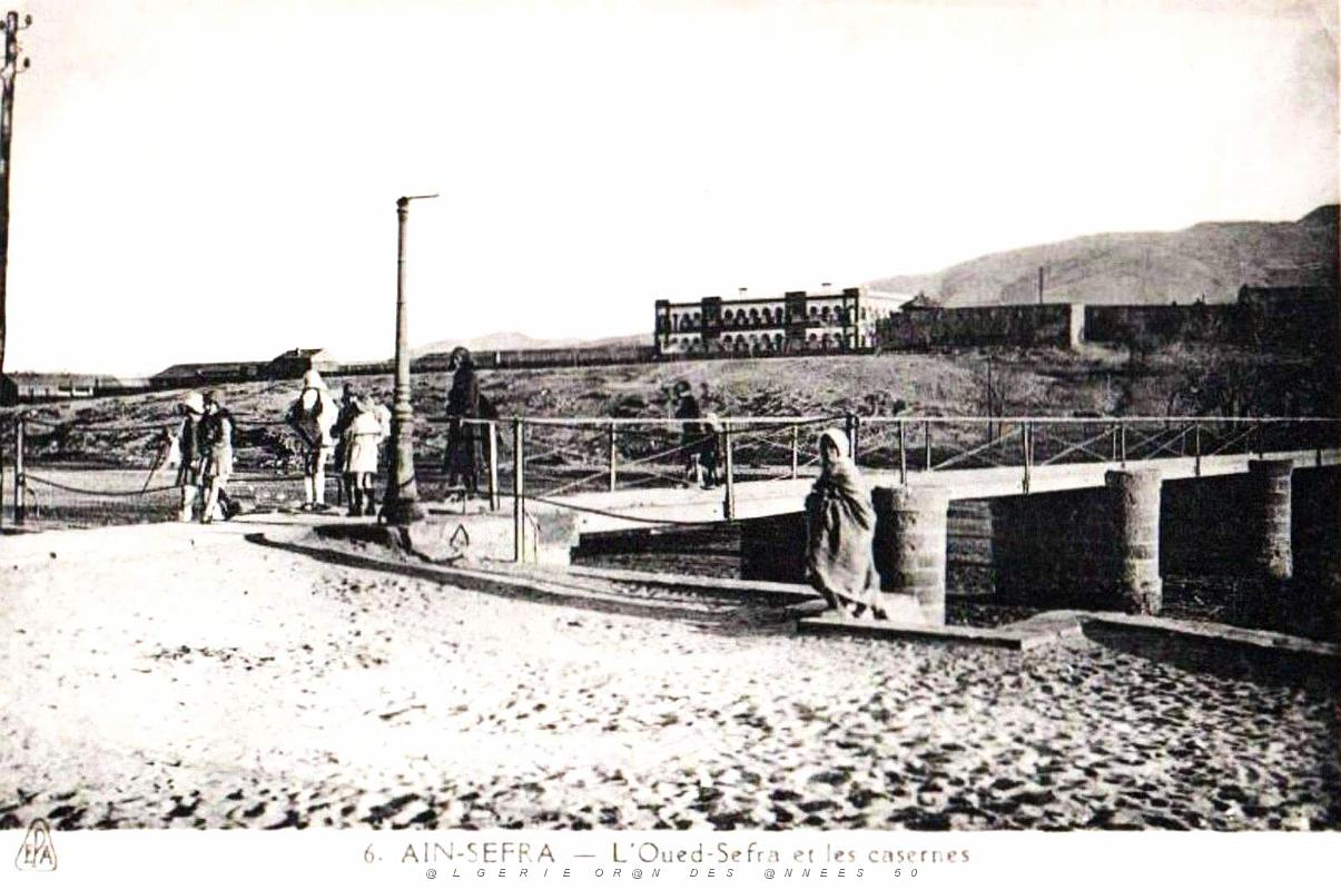 Ain-Sefra - L'Oued Sefra et les Casernes.jpg